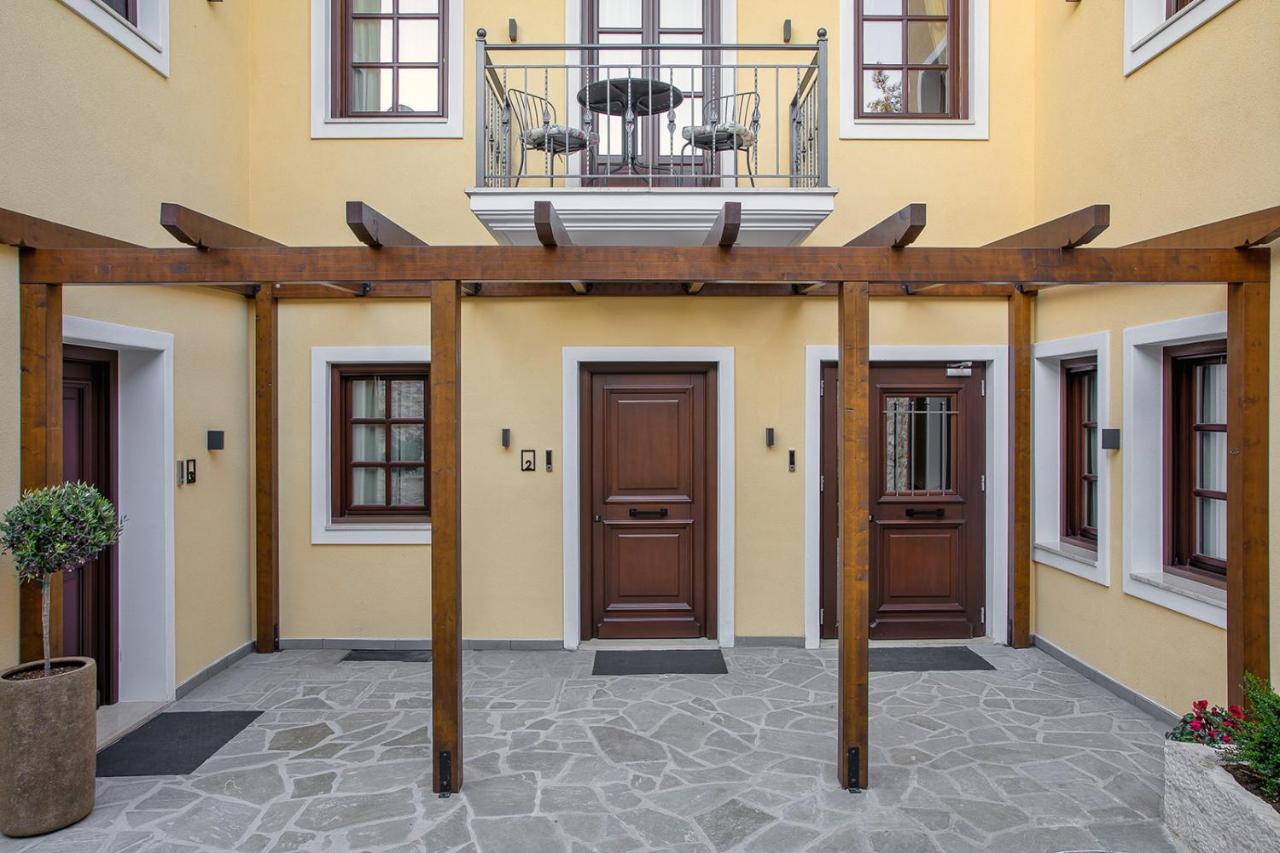 Petrou Suites Ioannina Ngoại thất bức ảnh